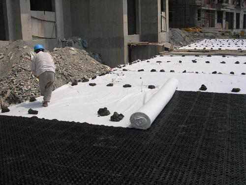 信陽市錫林郭勒塑料排水板生產廠家 排水工程市場新熱門